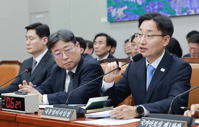 대통령실 "영부인 황제골프는 허위…차남 관저 거주는 경호상 적절"