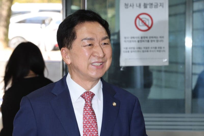 ‘김건희 명품백’ 전달 혐의 김기현 의원 1심 무죄…배우자는 벌금형