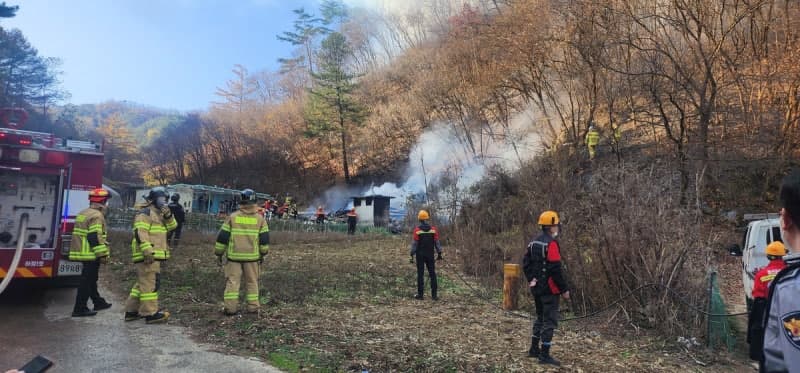 정선 임계면 빈집서 시작된 불, 야산으로 번져 산불 발생